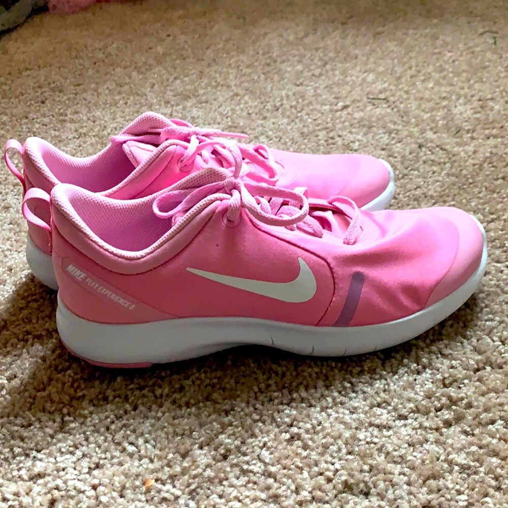 Nike flex women running shoes, in the colour pink